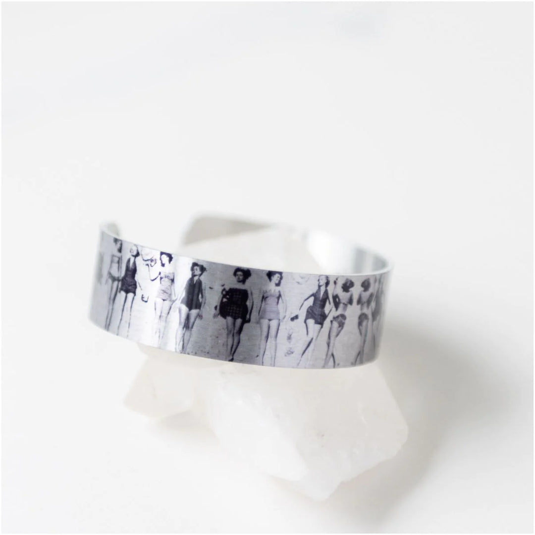 Giftologie Small Cuff Meaningful Bracelet - Sunbathing Beauties