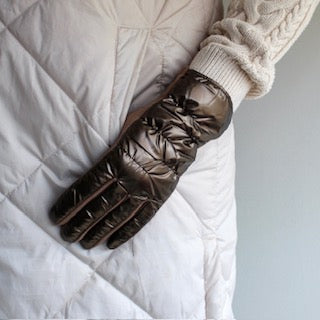 Woman’s Fashion Winter Puffer Gloves with Plush Cuff